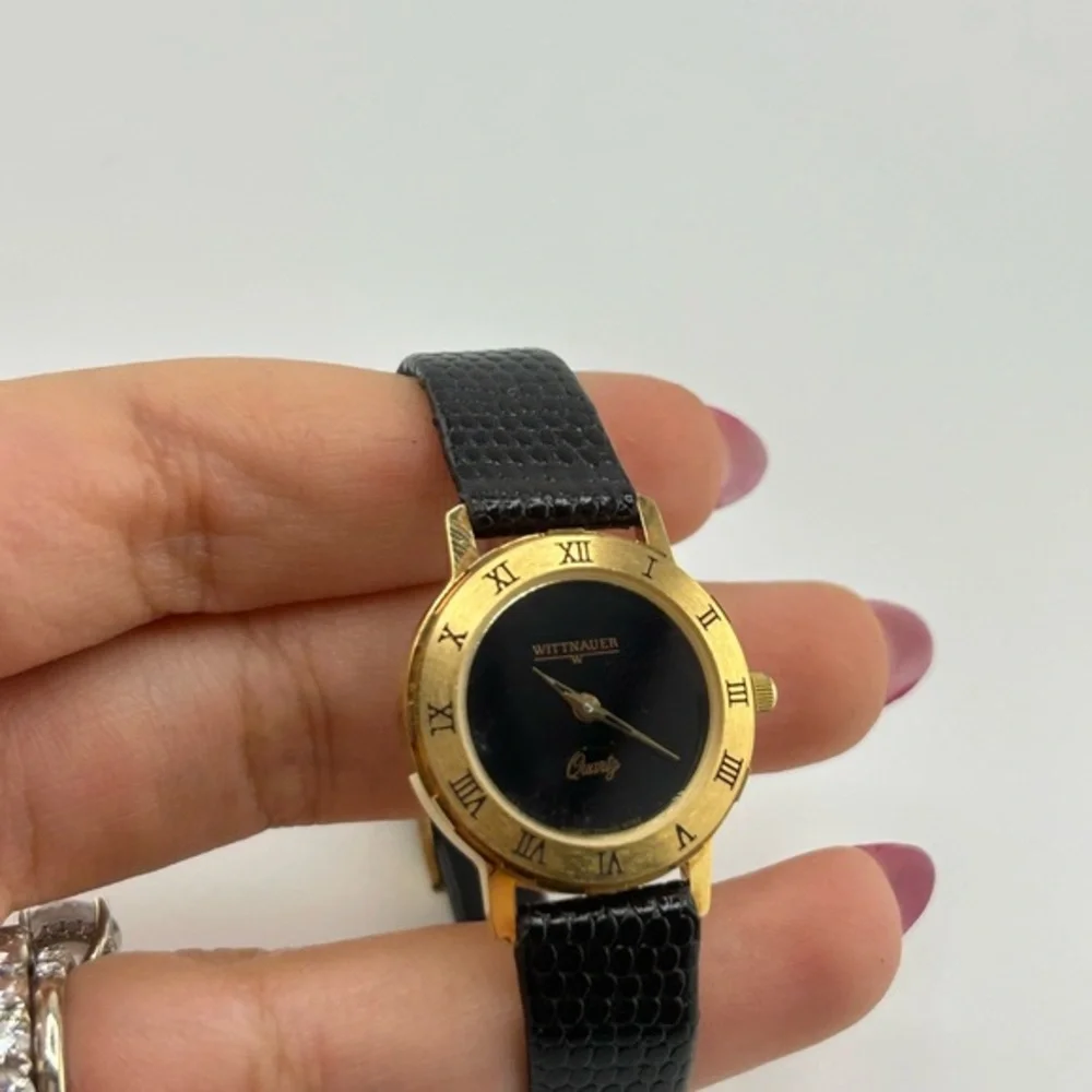 Vintage Longines Wittnauer Quartz Watch Gold Tone Steel Black Lizard Leather 587